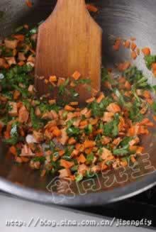 烤肠胡萝卜咸蛋糕的做法