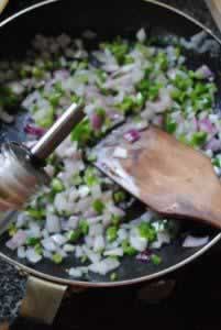 青椒洋葱虎皮蛋的做法