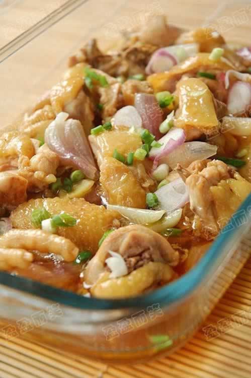 农家红葱头蒸土鸡的做法