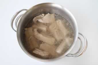 酸菜粉条炖排骨的做法