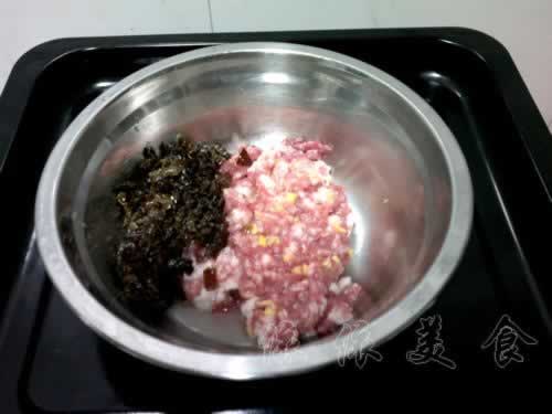 黑木耳蒸肉饼的做法
