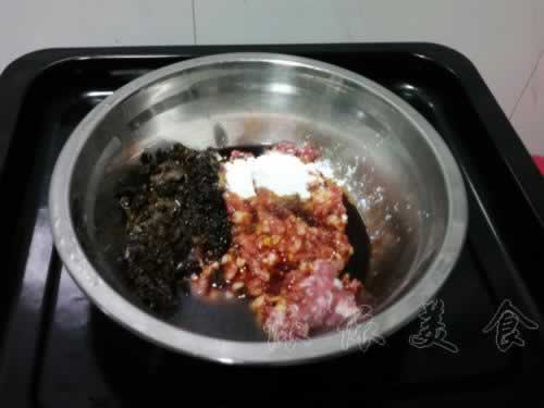 黑木耳蒸肉饼的做法