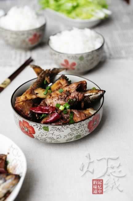 酱焖鲜鲅鱼的做法