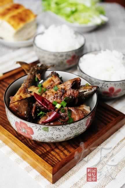 酱焖鲜鲅鱼的做法