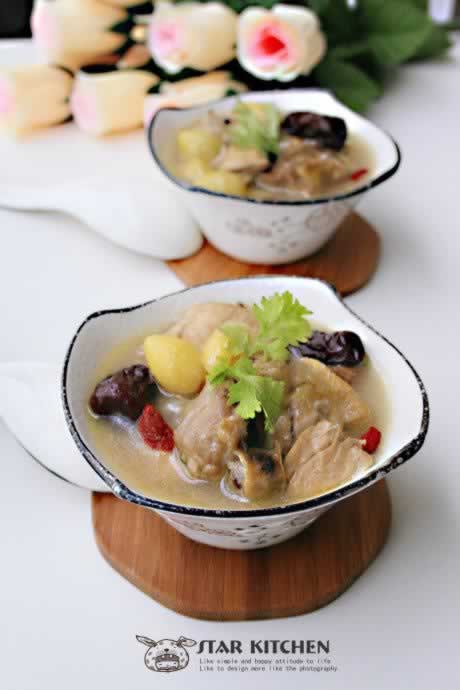 白果炖鸡的做法