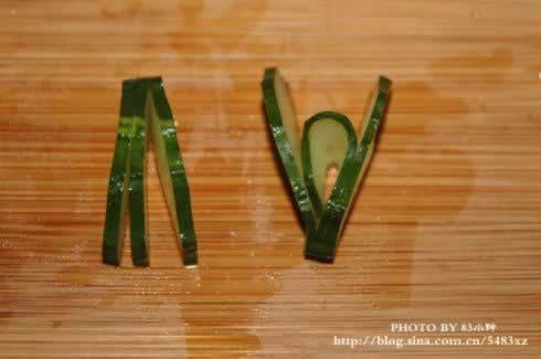 漂亮的黄瓜围片怎么切?的做法