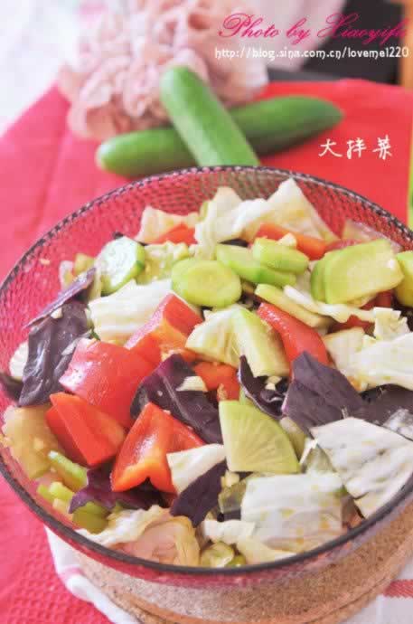 三色拌时蔬的做法