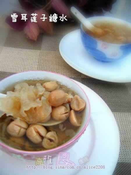 雪耳莲子糖水的做法