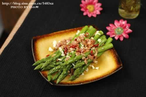杂拌芦笋的做法