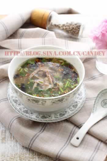 拆骨肉酸辣汤的做法