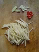 酸笋炒鸡胗的做法