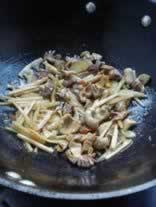 酸笋炒鸡胗的做法