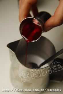 玫瑰冰拿铁的做法