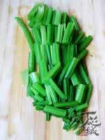 芹菜拌腱肉的做法