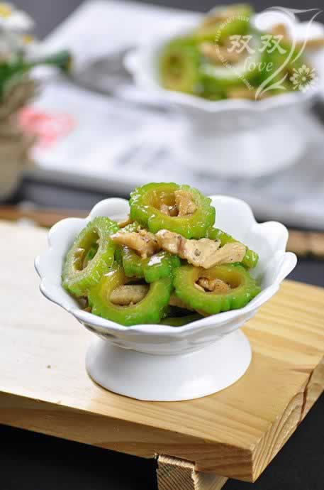 鸡丝炒苦瓜的做法