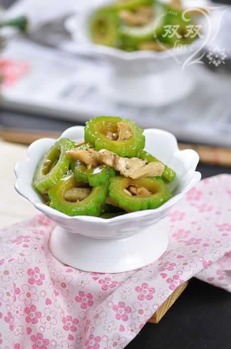 鸡丝炒苦瓜的做法