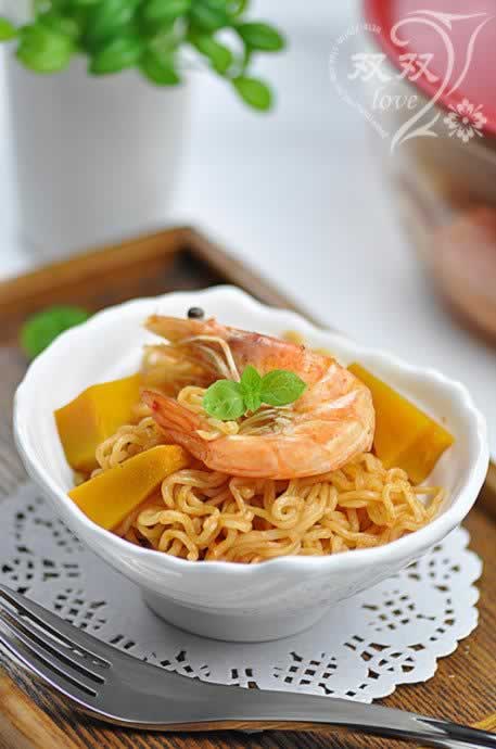 海鲜南瓜方便面的做法