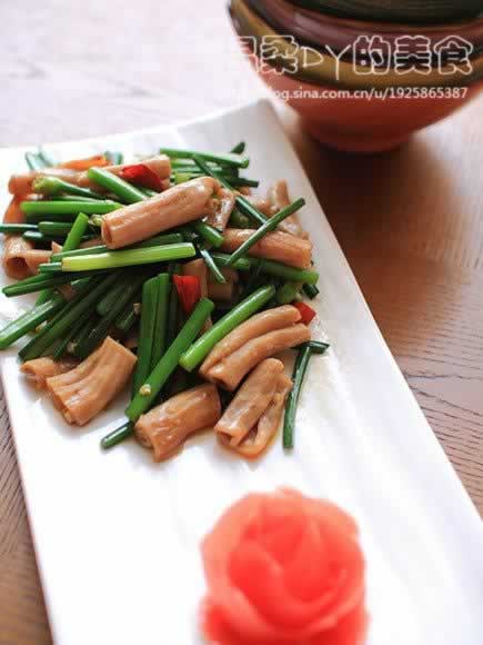韭苔炒鸭肠的做法