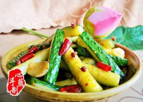 双椒脆黄瓜条的做法