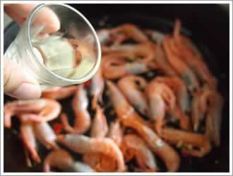 三杯北极虾的做法