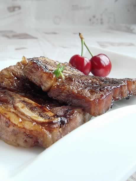 ��ʽţ�йǵ�����