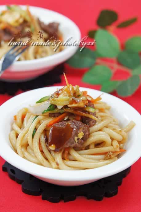 干炒牛肉米粉的做法