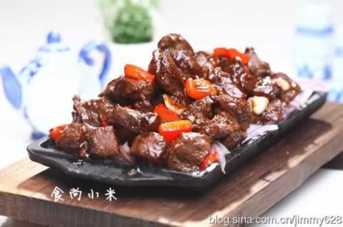 铁板黑椒牛肉粒的做法