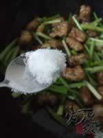 麻辣香芹鸡脖的做法