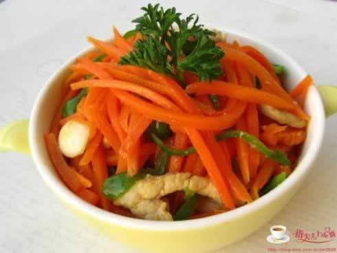 红萝卜炒肉丝的做法