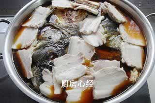 鱼头肥肉泡大饼的做法