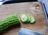 梅菜蒸苦瓜的做法