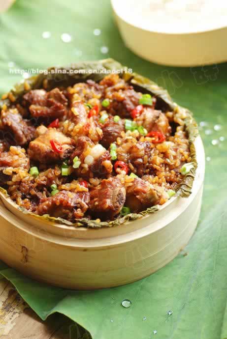 荷叶糯米蒸排骨的做法