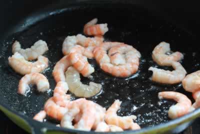 翡翠虾仁的做法