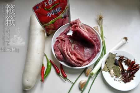 白萝卜煨牛腩的做法