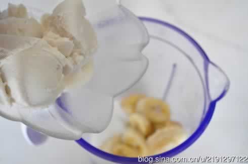 香蕉冰淇淋奶昔的做法