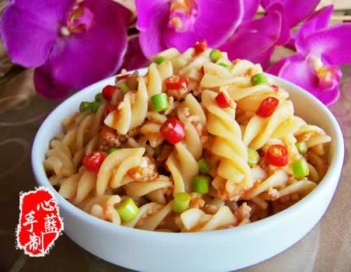 湖南式香辣意大利面的做法