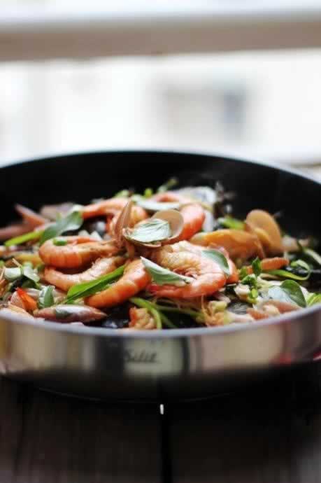 鱼头海鲜锅的做法