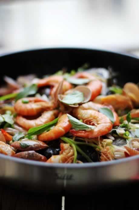 鱼头海鲜锅的做法