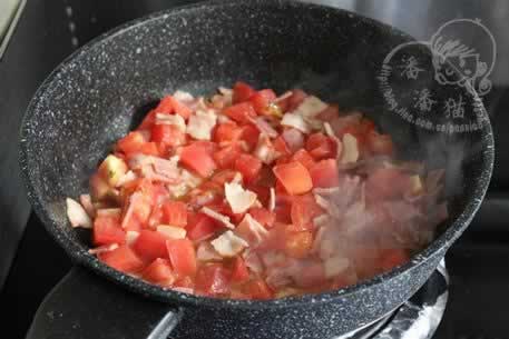 蘑菇浓汤+培根意面片+玉米沙拉的做法