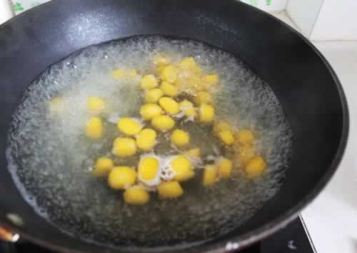 ���óԵ���Բ�ɲݶ�������