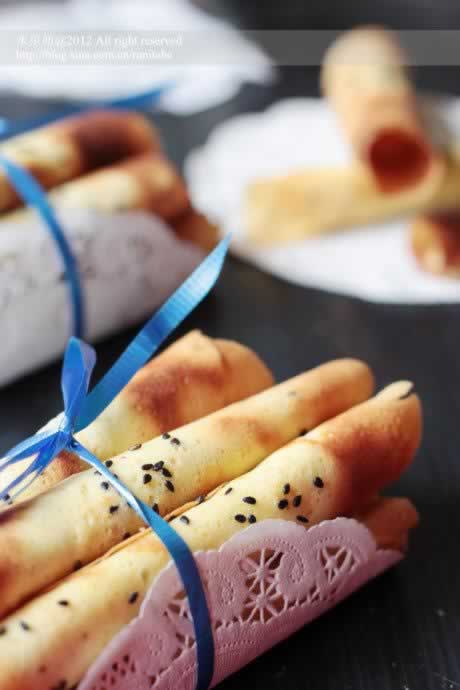 芝麻鲜蛋卷的做法