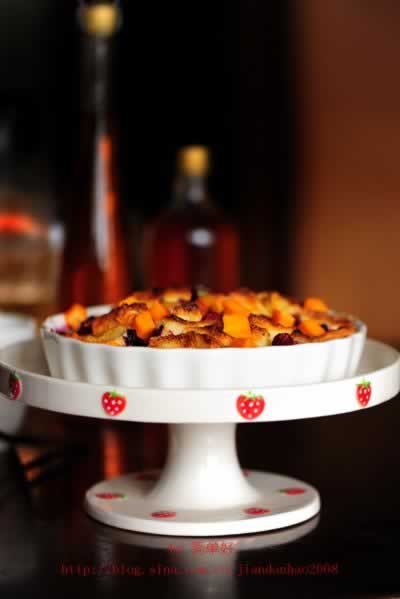 莓果奶油面包布丁----看平淡吐司如何轻松变身为华丽甜品的做法