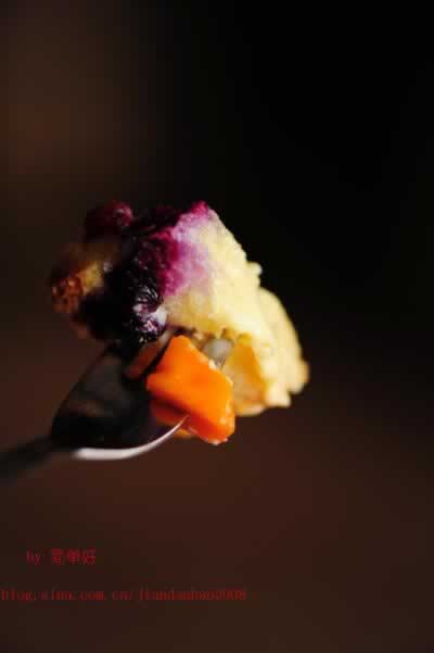 莓果奶油面包布丁----看平淡吐司如何轻松变身为华丽甜品的做法