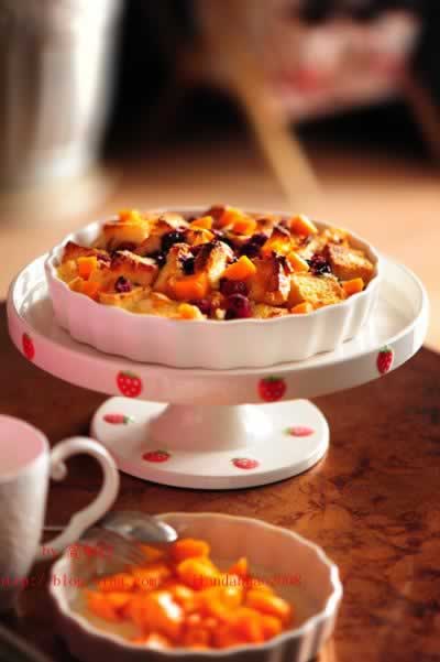 莓果奶油面包布丁----看平淡吐司如何轻松变身为华丽甜品的做法