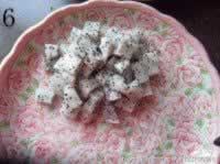 火龙果炒鸡丁的做法