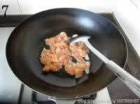 火龙果炒鸡丁的做法