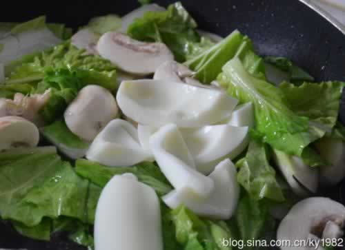 蘑菇烩蛋白的做法