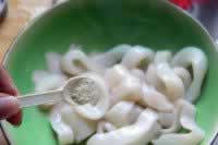 黄金鱿鱼圈的做法