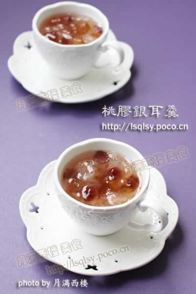 桃胶银耳羹的做法