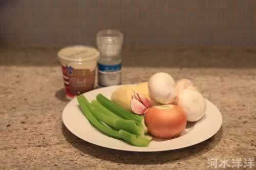 三文鱼酥皮浓汤的做法